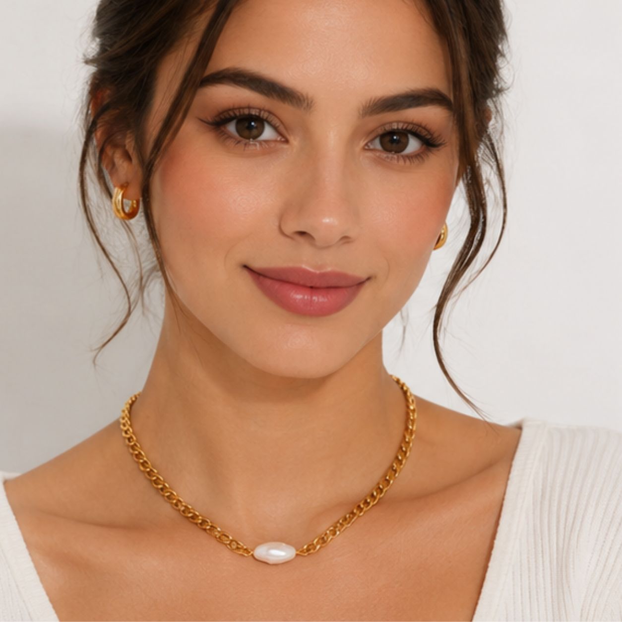 Saanvi Chunky Pearl Chain Necklace