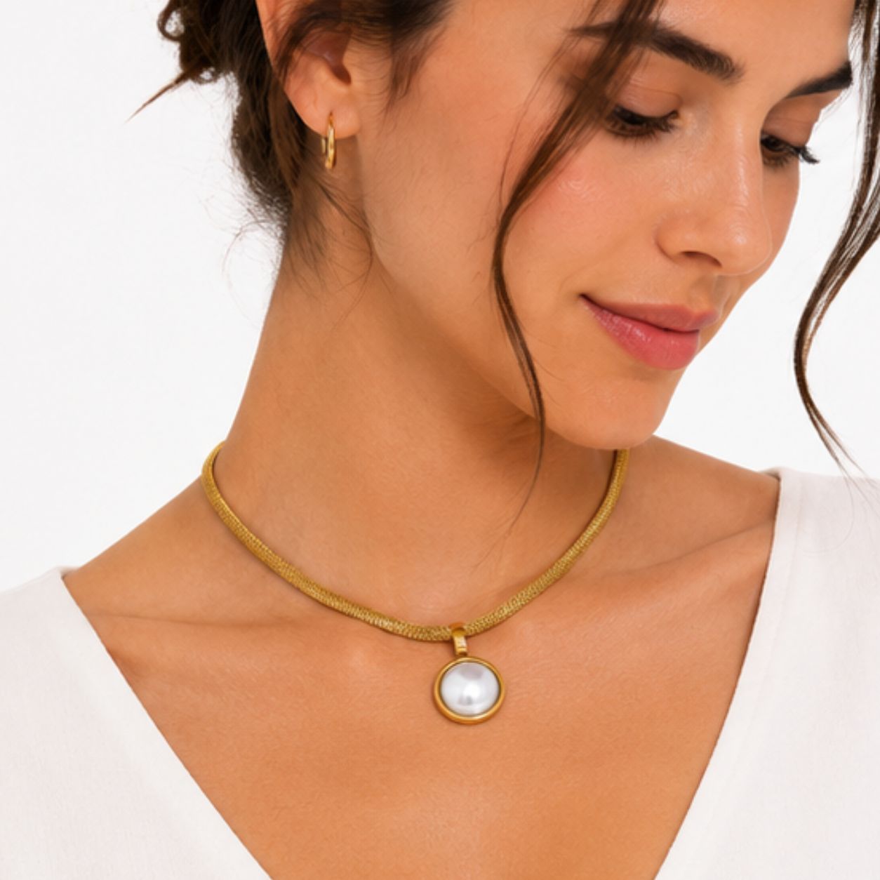 Halo Pearl Gold Necklace