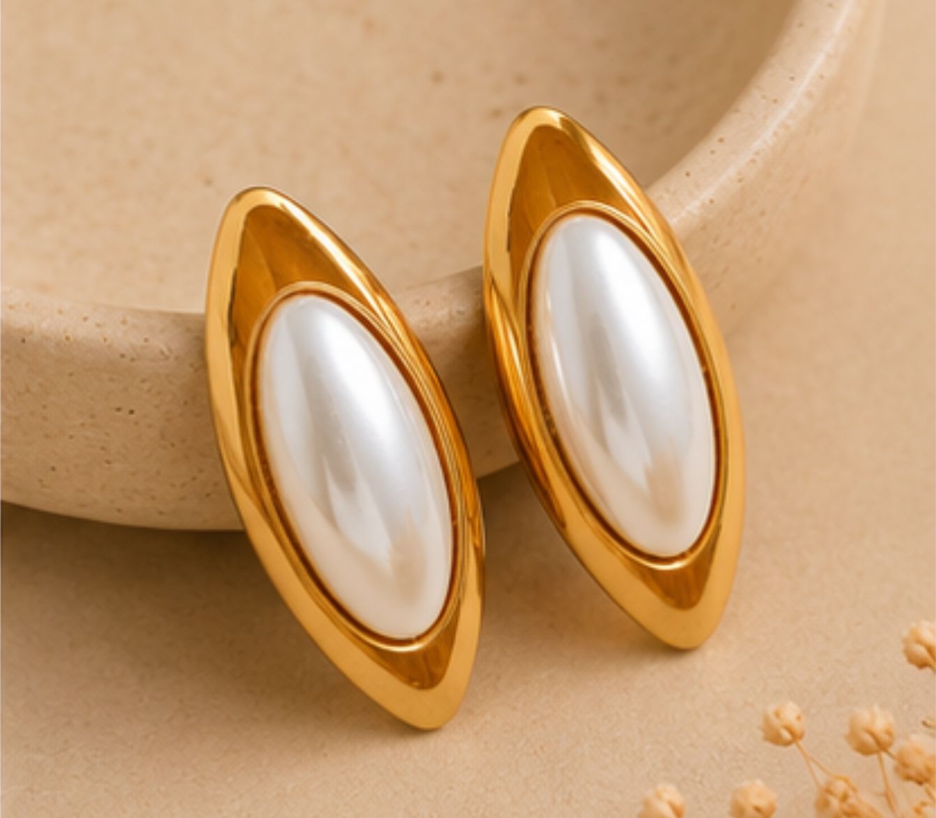 Zehra Pearl Capsule Earrings