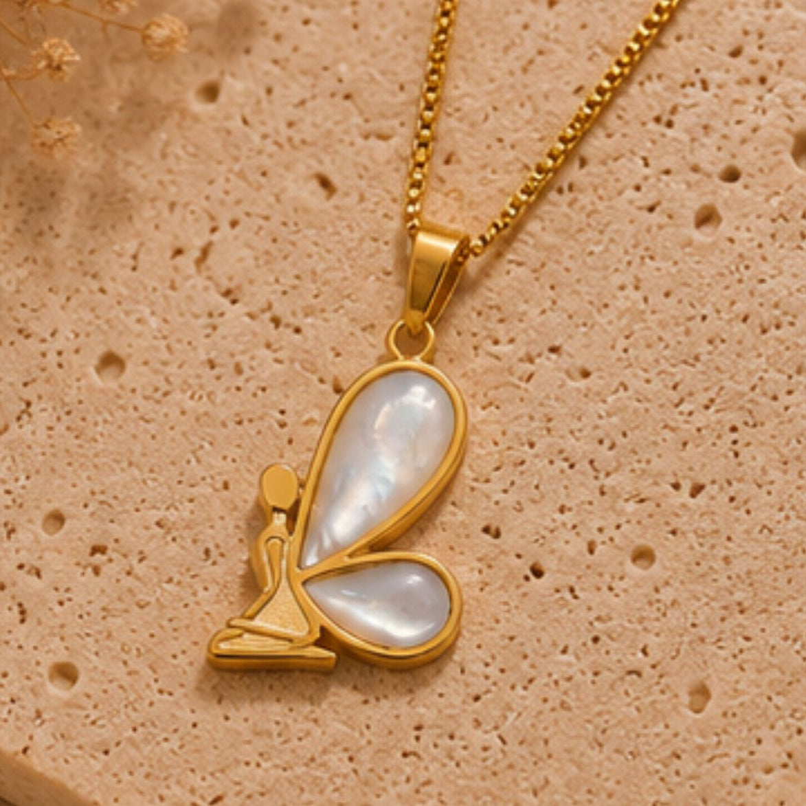 Noor Winged Shell Necklace