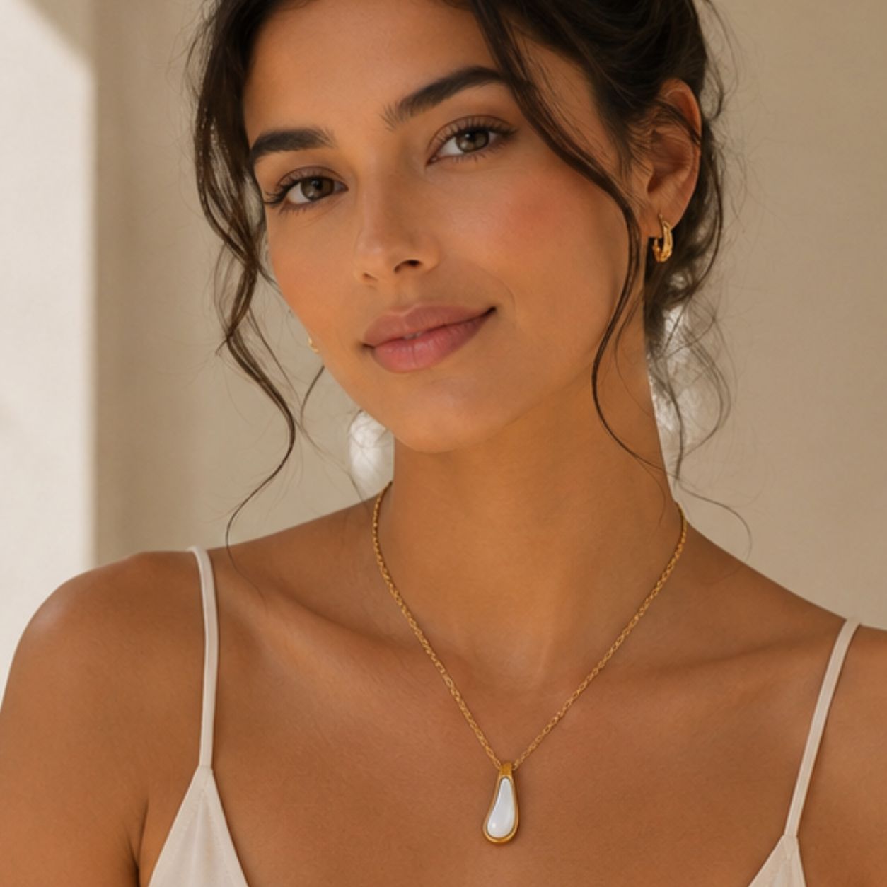 Saanvi Shell Necklace