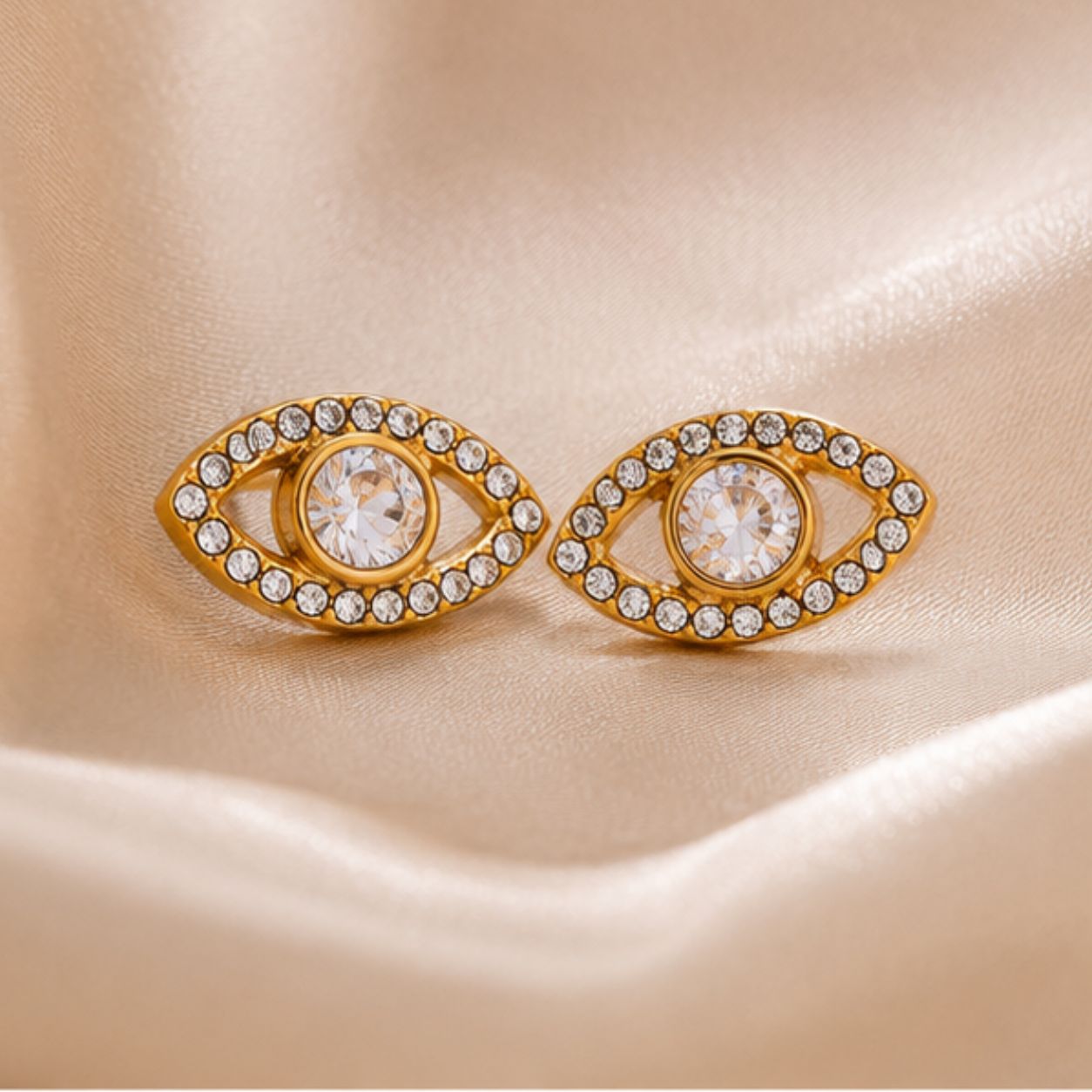 Inaaya Crystal Gaze Studs