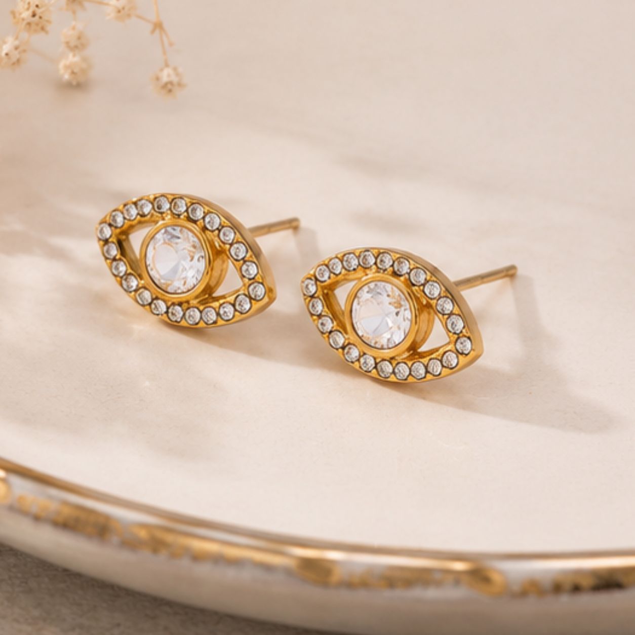 Inaaya Crystal Gaze Studs