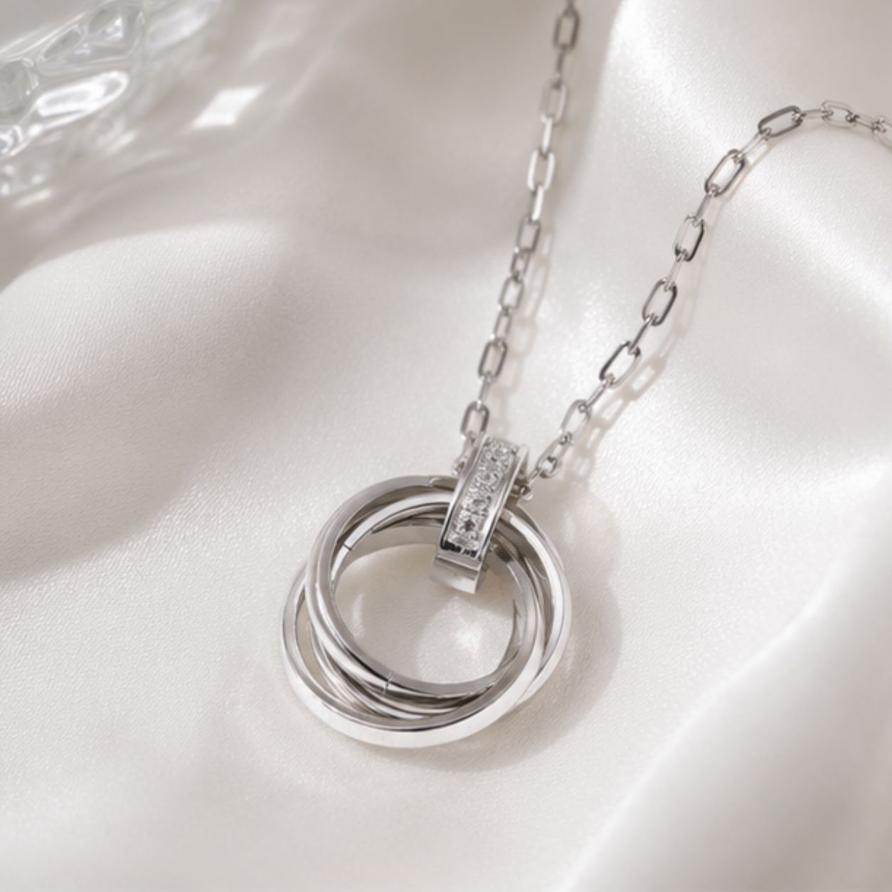 Saanvi Orbit Necklace