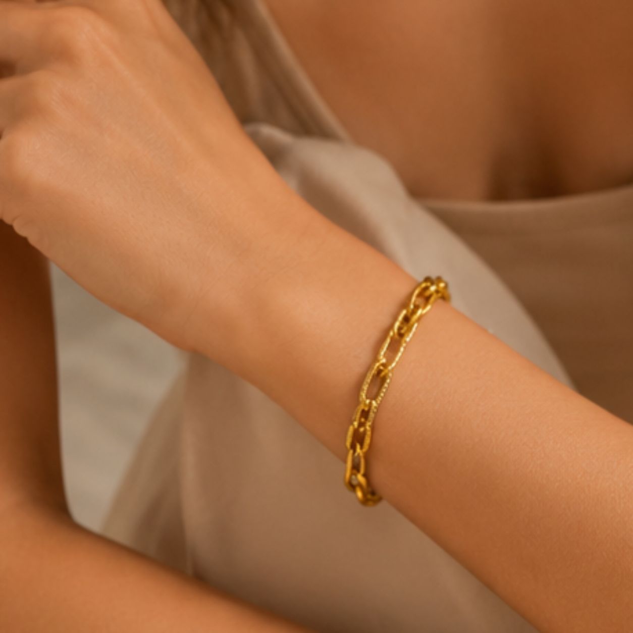 Aarohi Cable Bracelet