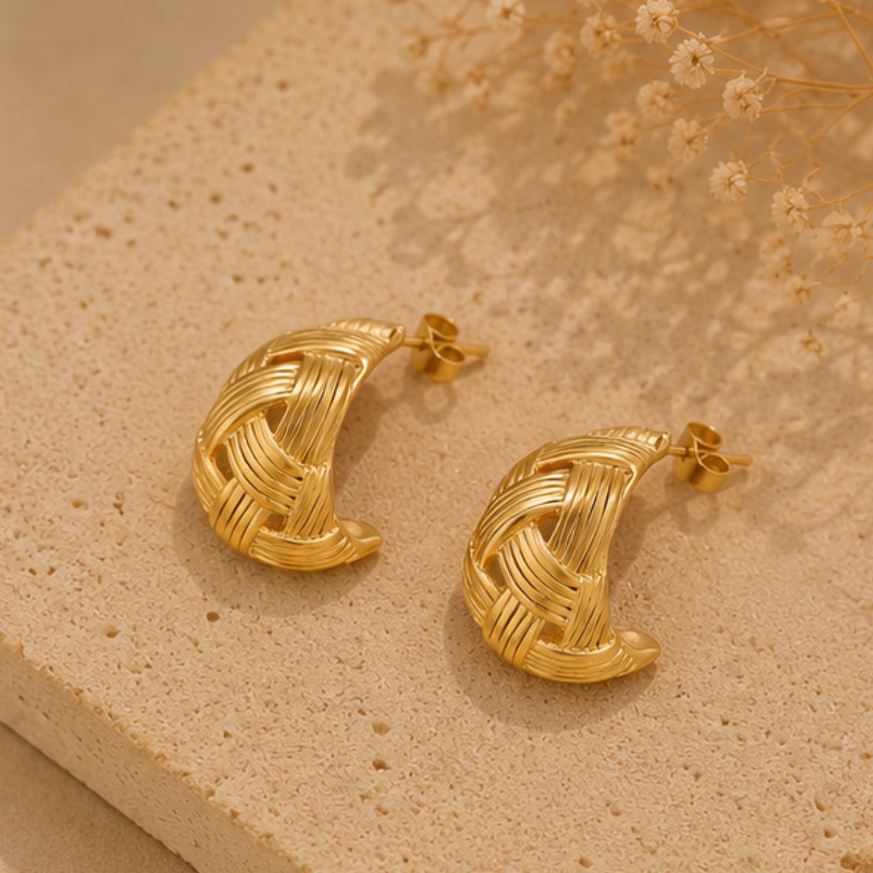 Aarna Weave Hoops
