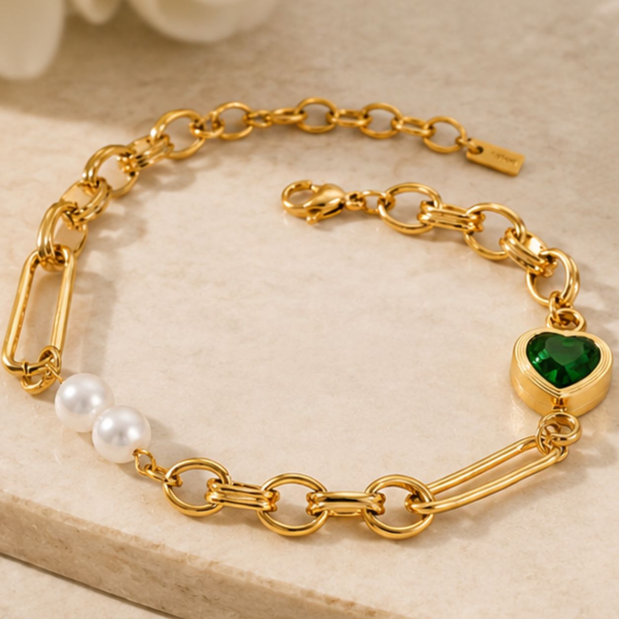 Emerald Link Embrace Bracelet