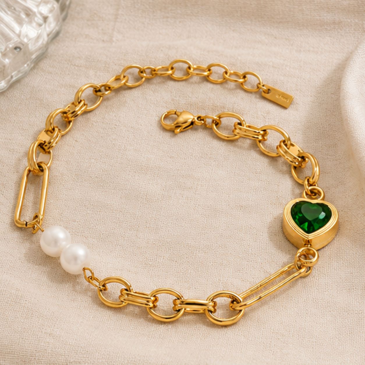 Emerald Link Embrace Bracelet