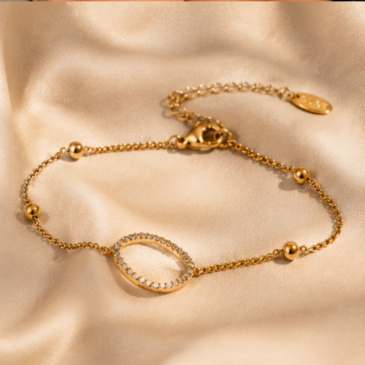 Aarohi Rounded Zircon Bracelet