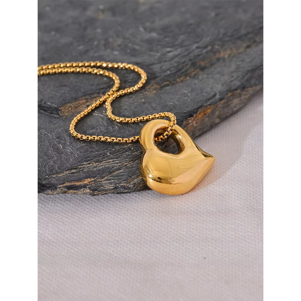 Aahana Heartfall Necklace