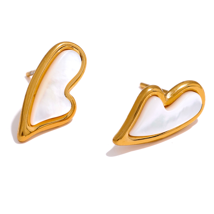 Aahana Shell Heart Stud Earrings