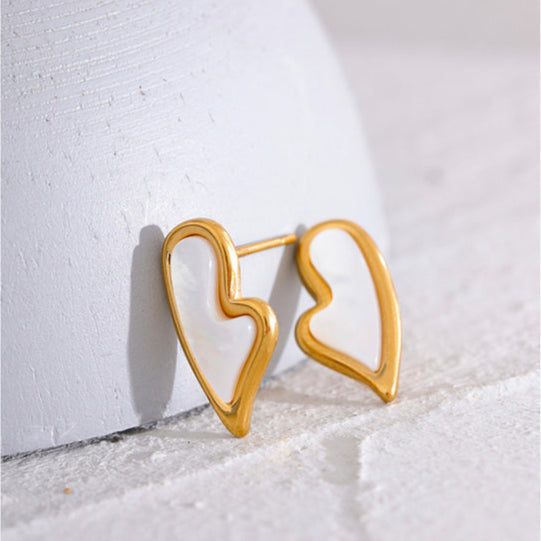 Aahana Shell Heart Stud Earrings