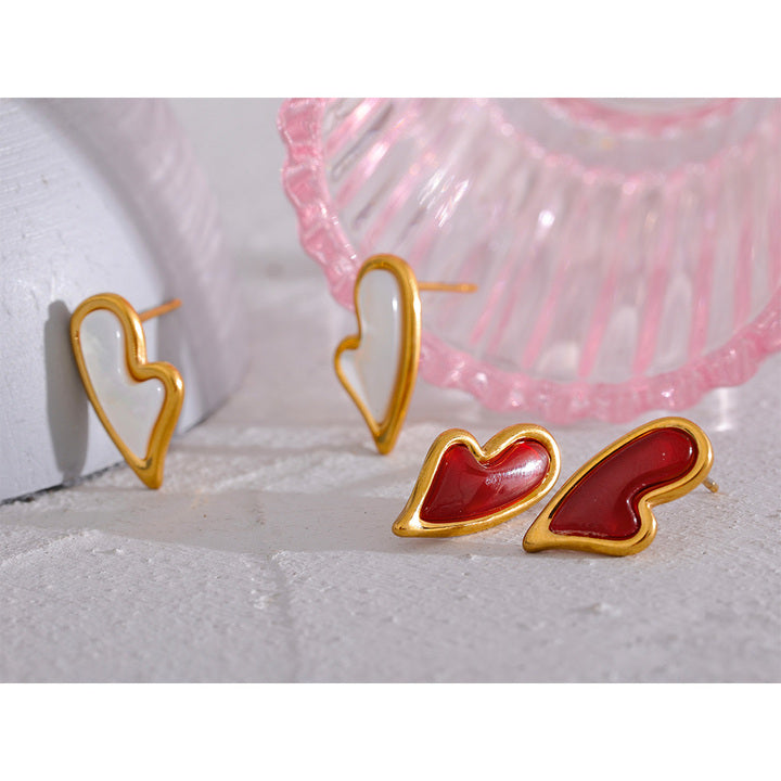 Aahana Shell Heart Stud Earrings