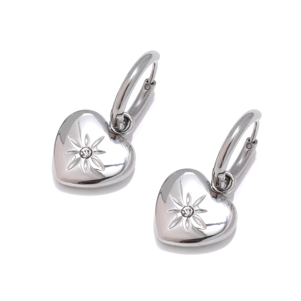 Aarohi Starburst Heart Hoops