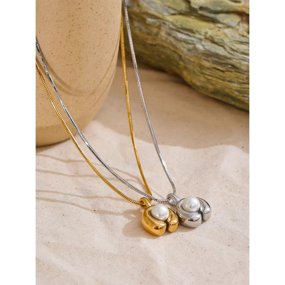 Aarvi Pearl Pendant