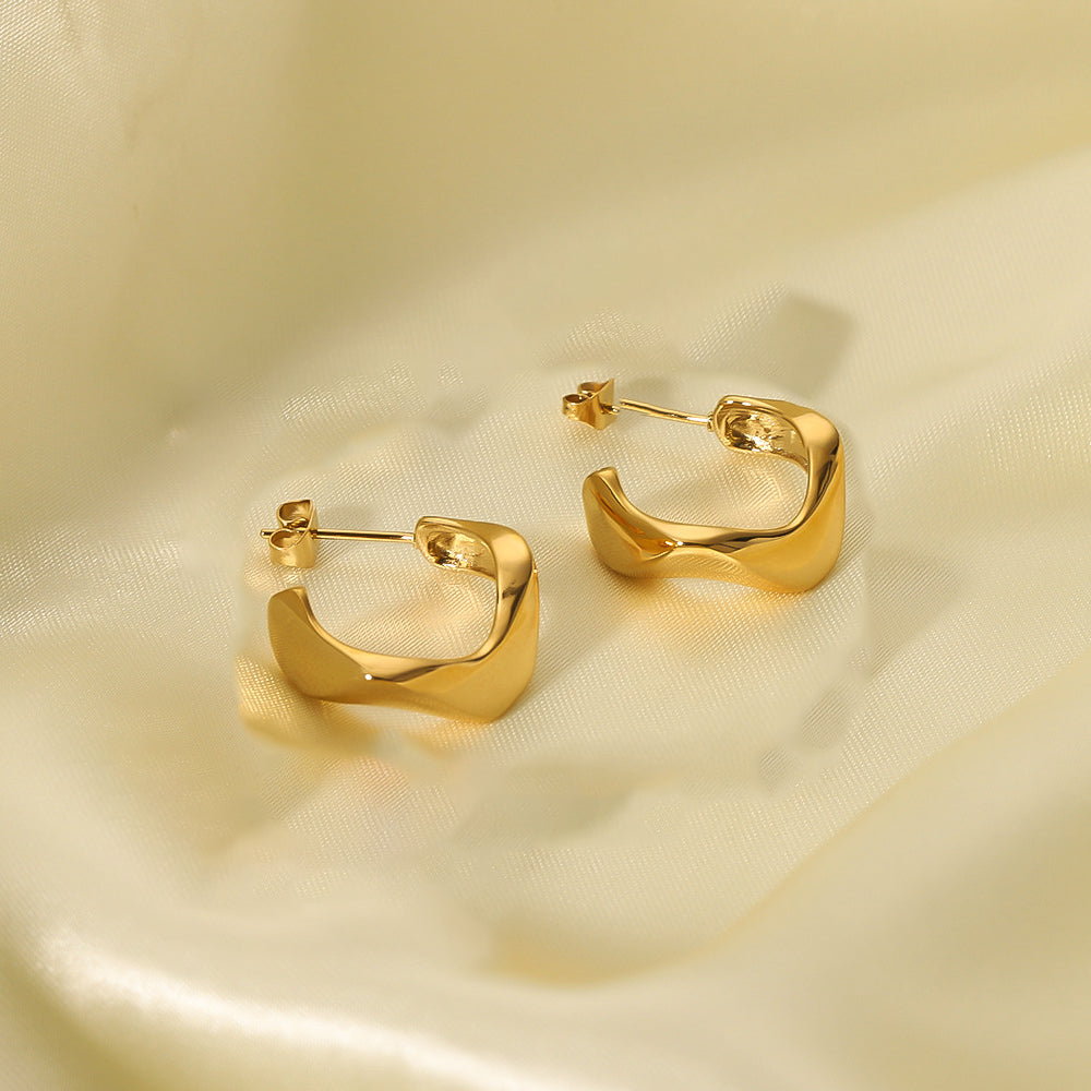 Aira Wave Twist Hoops