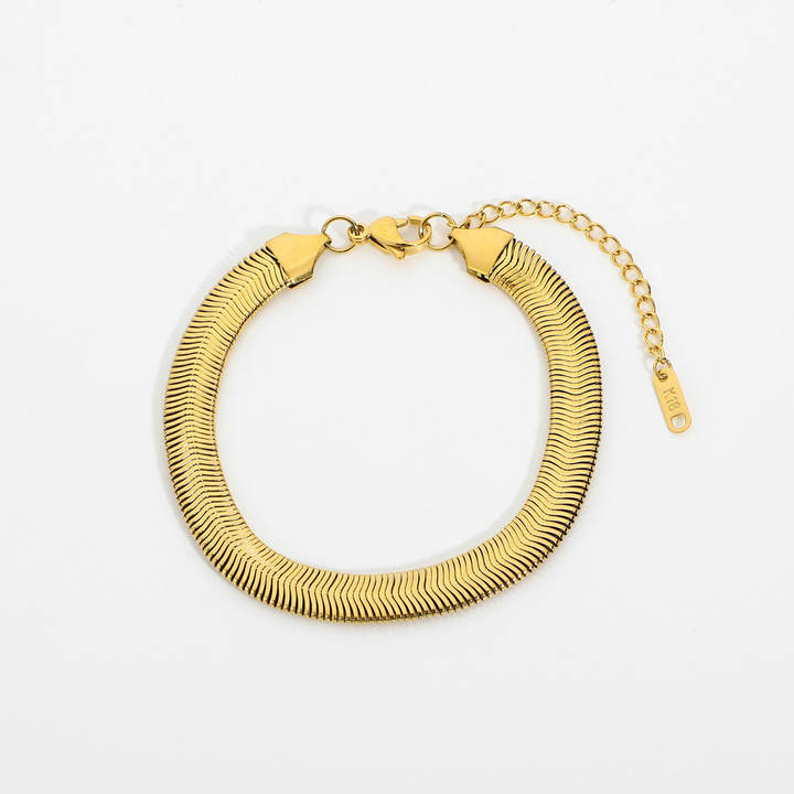 Arya Curve Bracelet