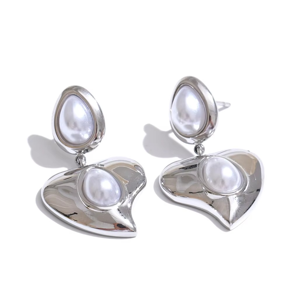 Avira Heart Pearl Drops