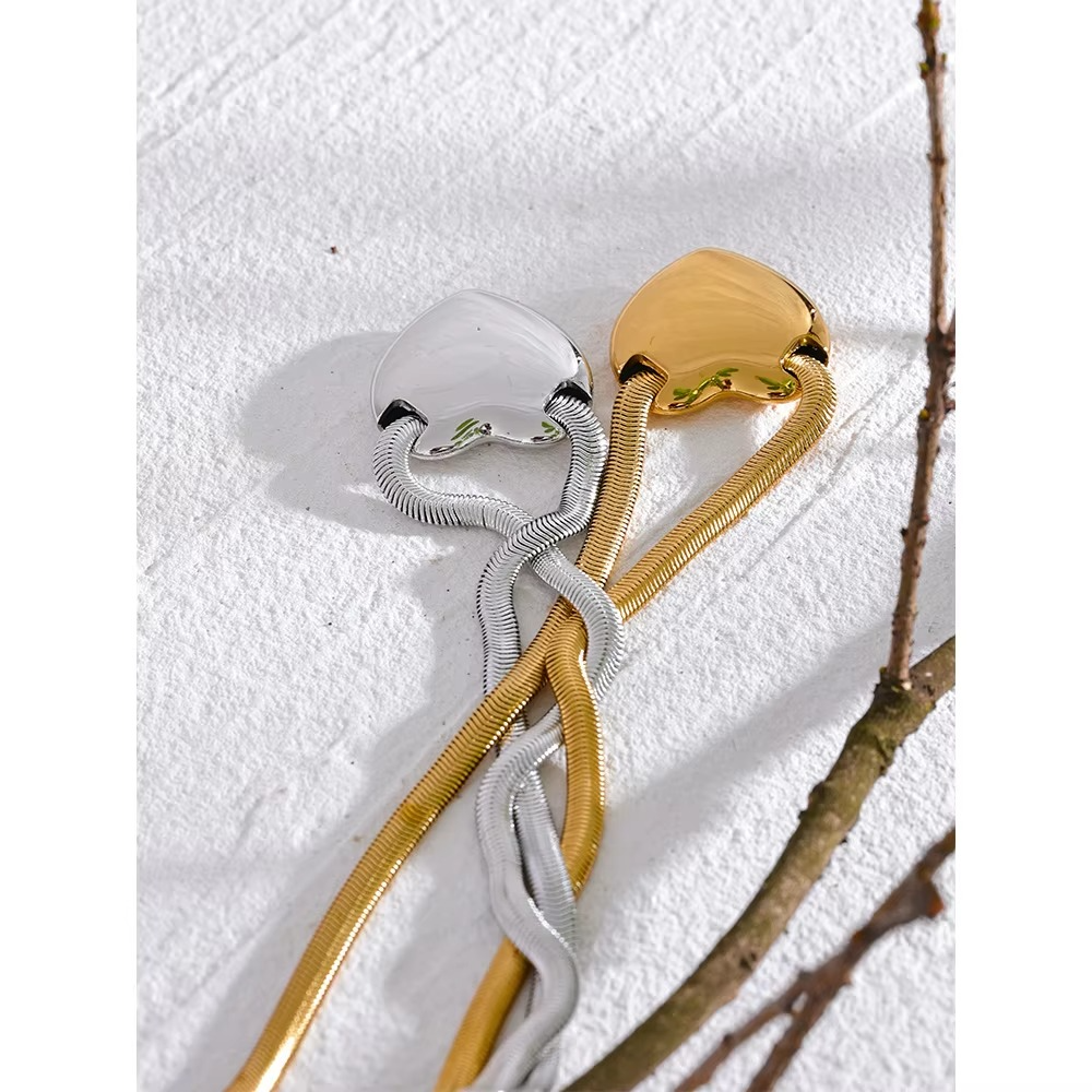 Aarohi Bold Heart Necklace