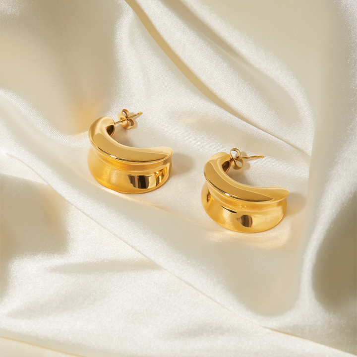 Eira Curve Hoops