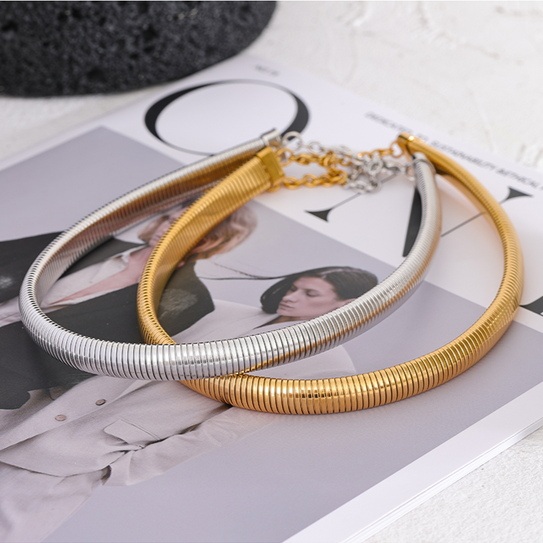 Eira Bold Metal Choker