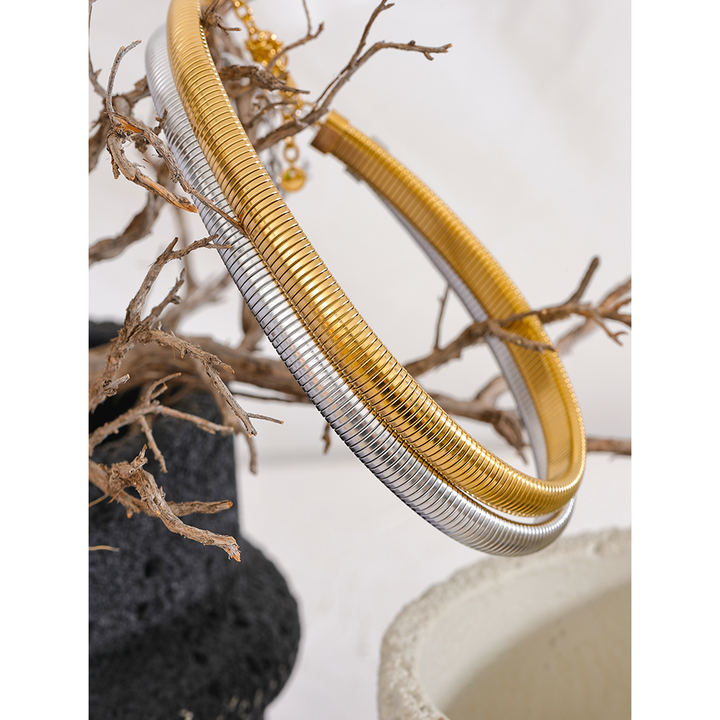 Eira Bold Metal Choker