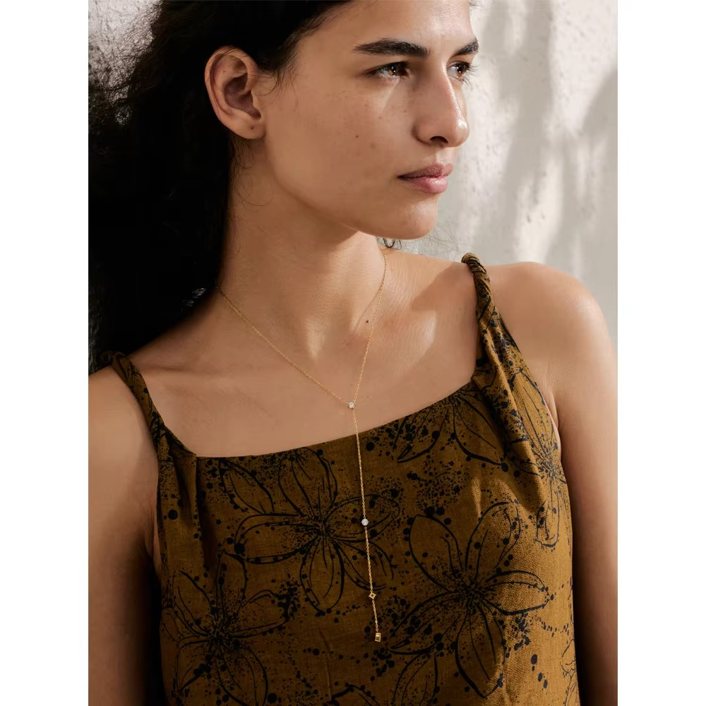 Eira Solitaire Trail Necklace