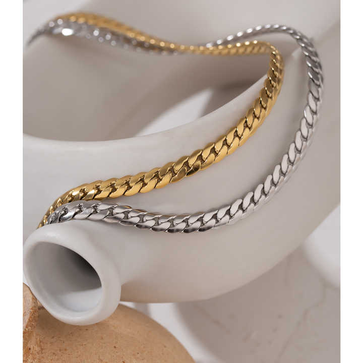 Elara Sleek Link Chain Necklace