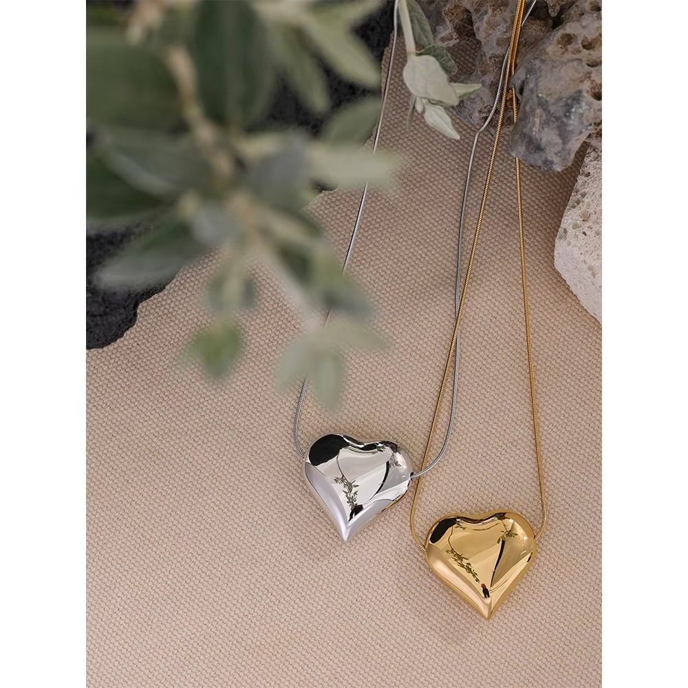 Inaaya Heart Pendant Necklace