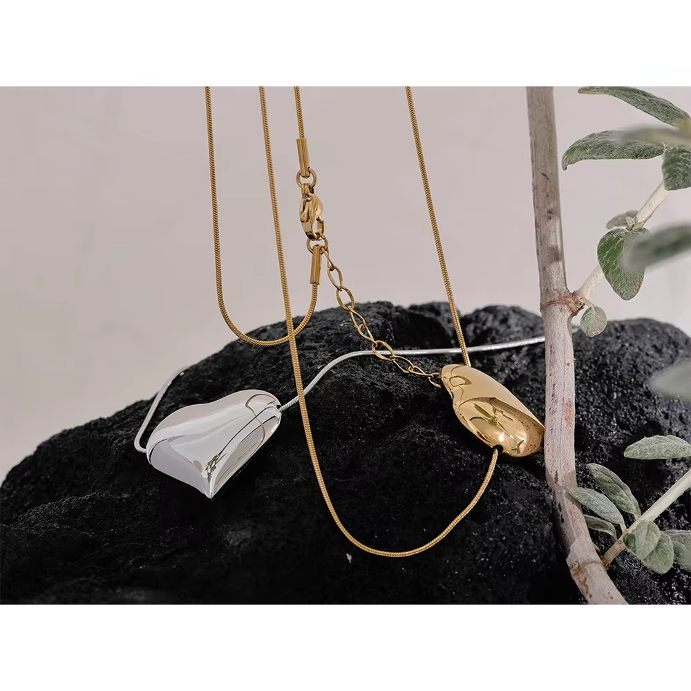Inaaya Bar Link Necklace