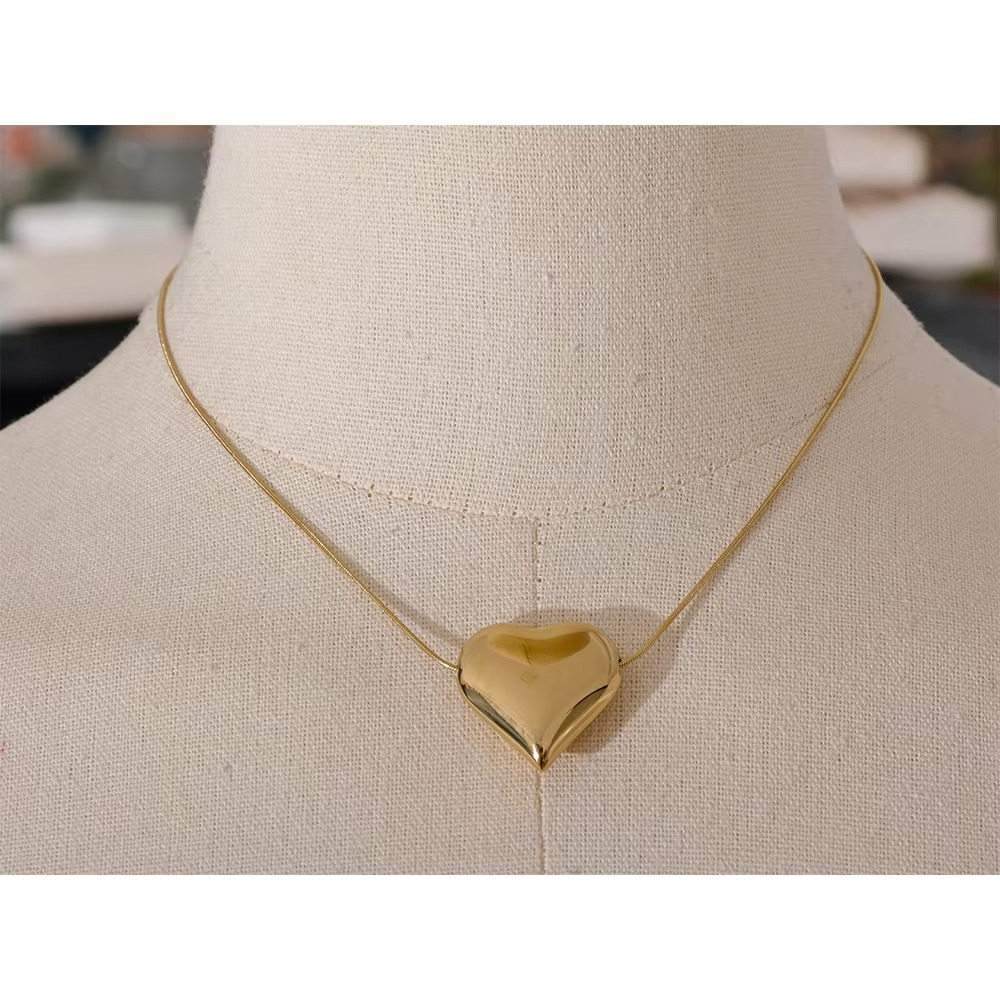 Inaaya Heart Pendant Necklace