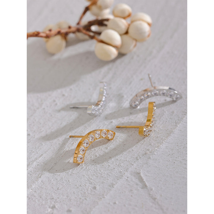 Inaaya Curve Earring