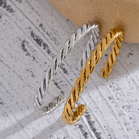 Inaaya Twist Bracelet