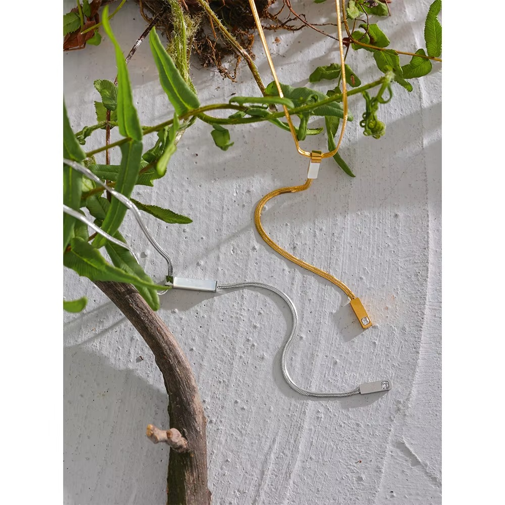 Kaira Slider Bar Necklace