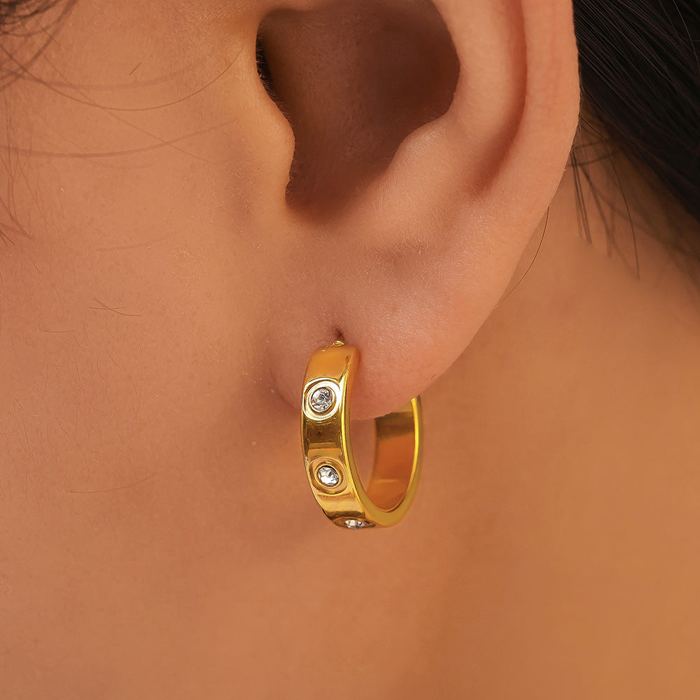 Kaira Studded Arc Earring