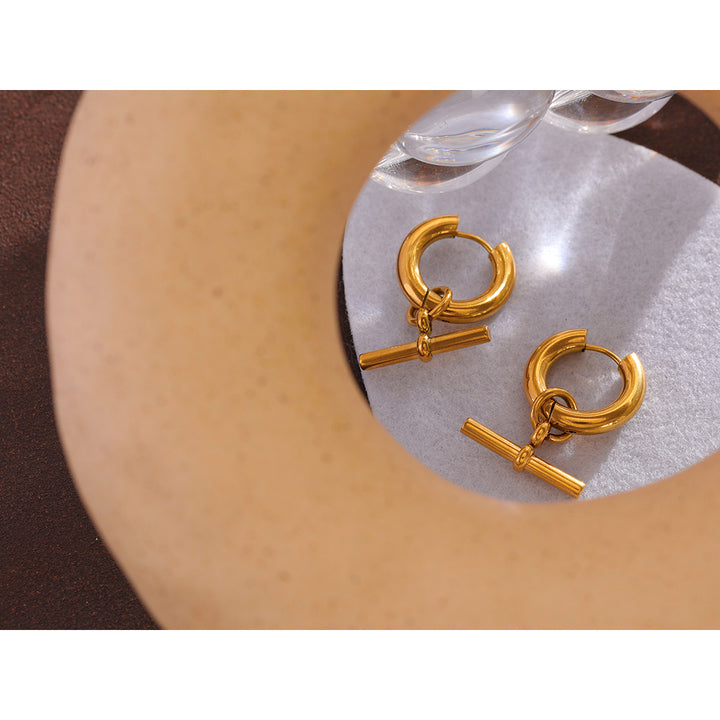 Lyra Toggle Drop Earrings