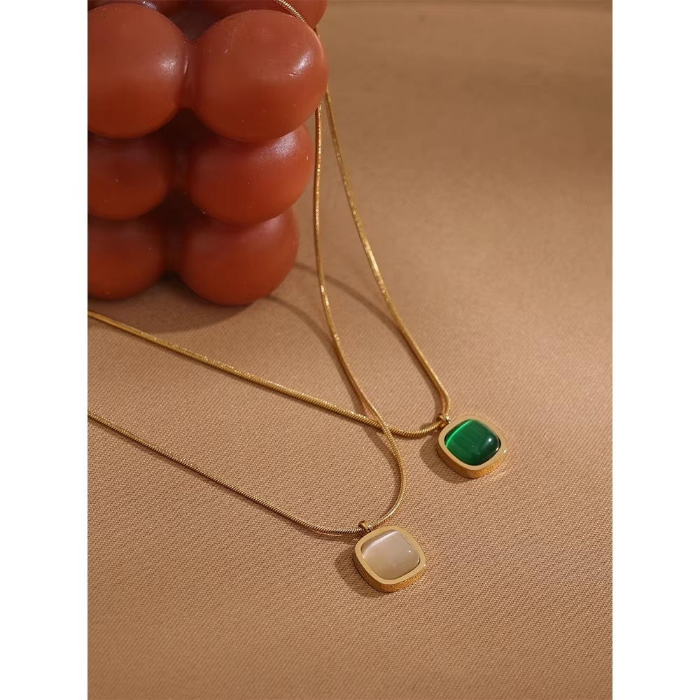 Mitali Emerald Glow Necklace