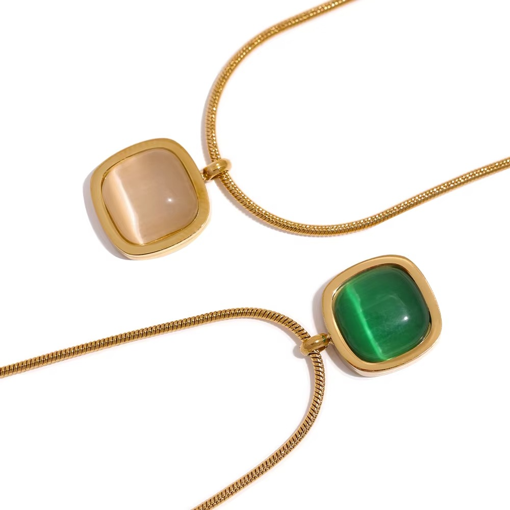 Mitali Emerald Glow Necklace