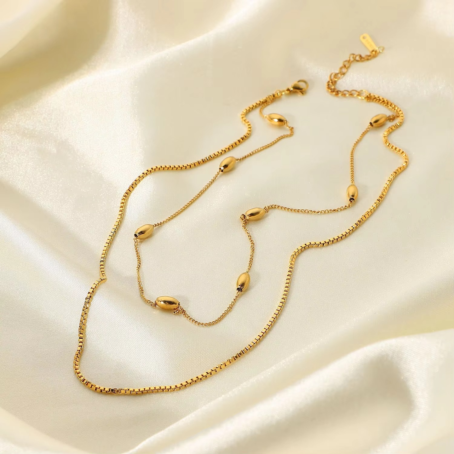 Noor Glimmer Bead Necklace