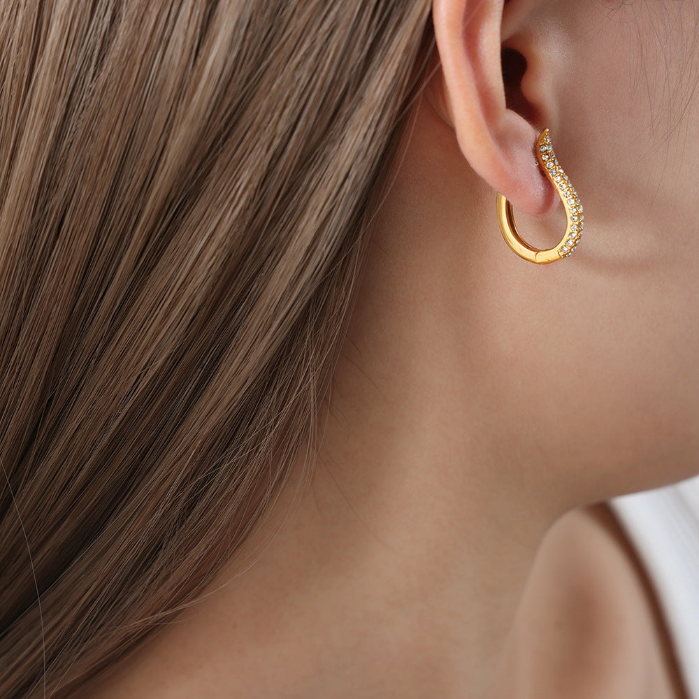Nyla Curve Hoop Earrings