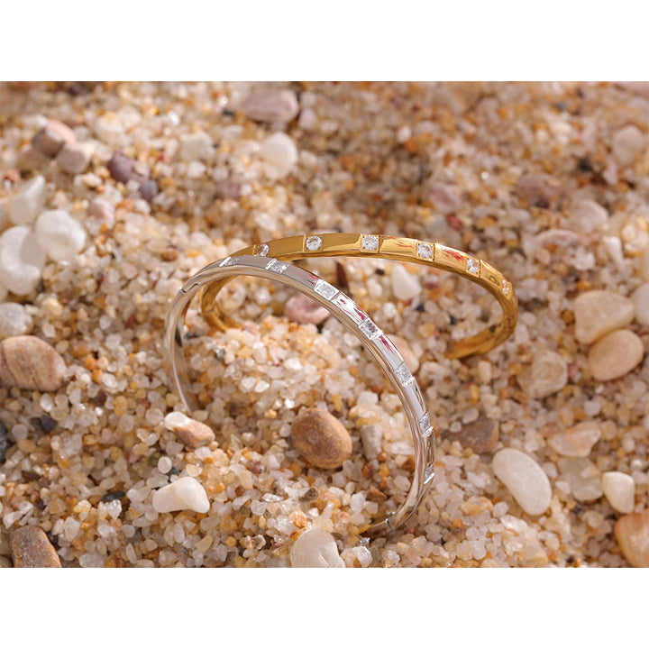 Nyra Crystal Bar Bangle