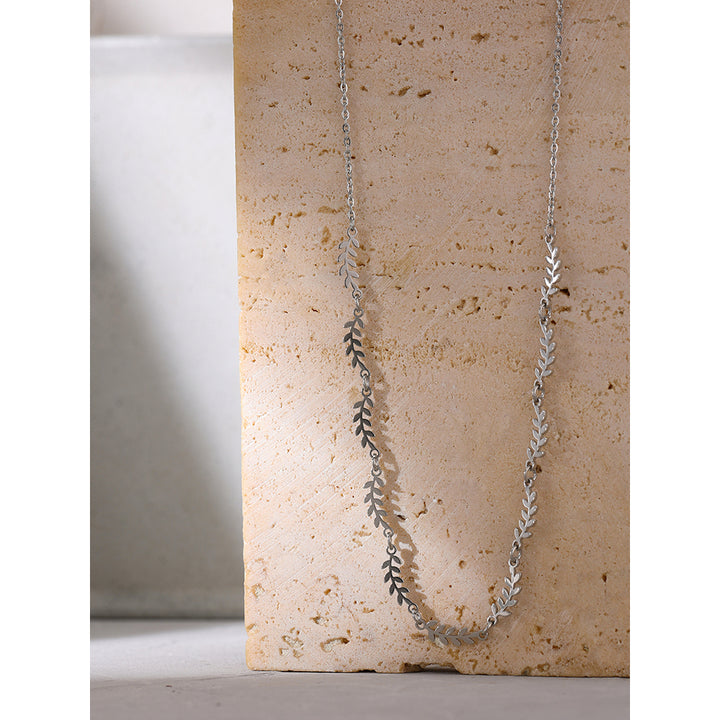 Rhea Leaf Chain Necklace