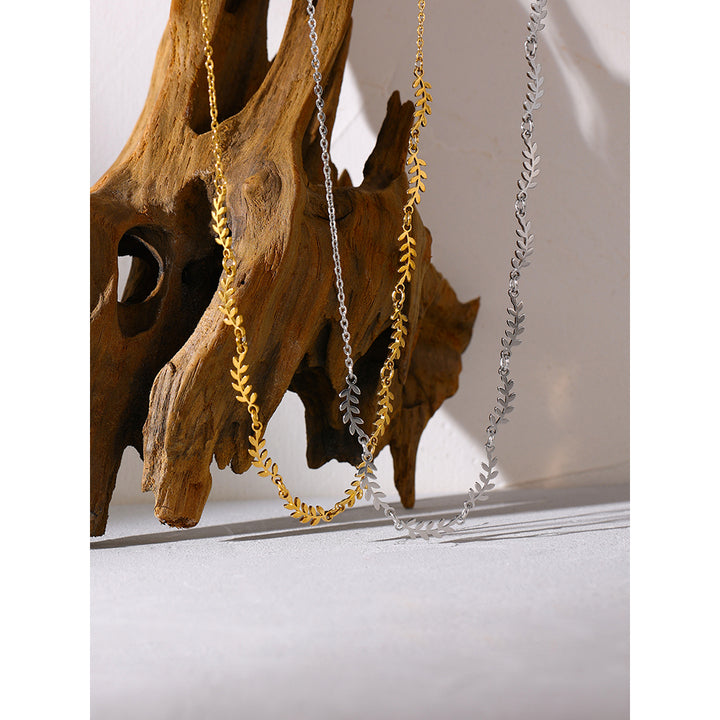 Rhea Leaf Chain Necklace