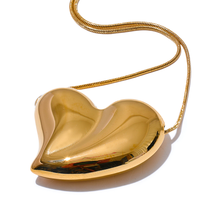 Rhea Sculpted Heart Necklace