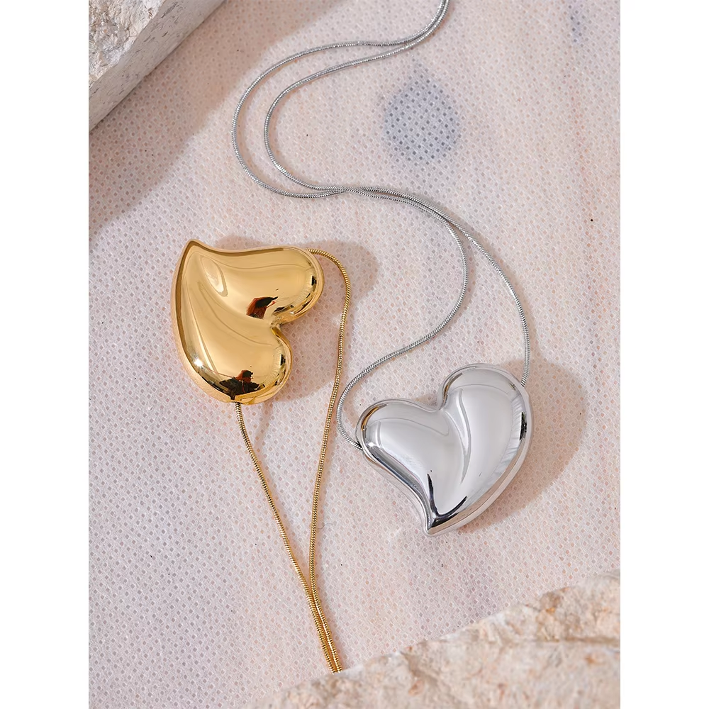 Rhea Sculpted Heart Necklace