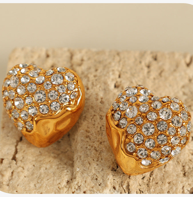 Ruh Spark Heart Studs