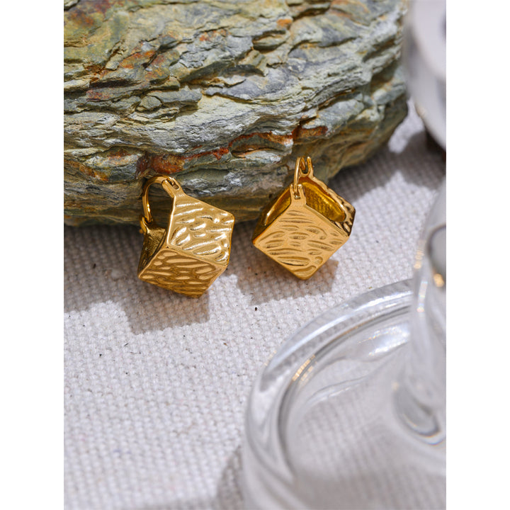 Ruhani Textured Block Earrings