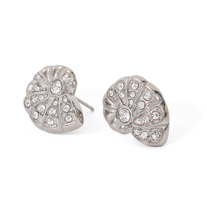 Saanvi Shell Earrings