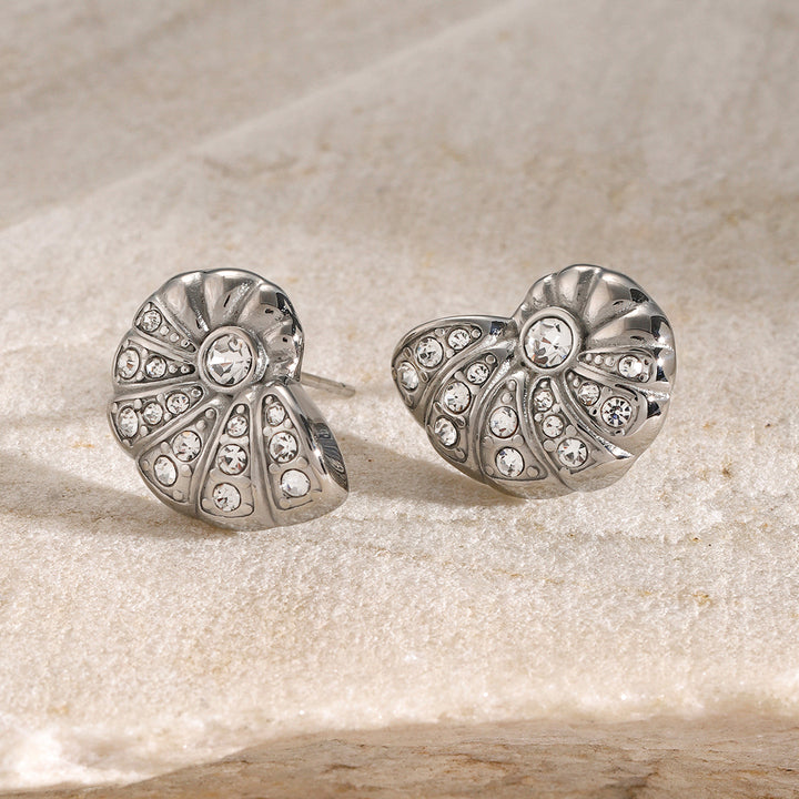 Saanvi Shell Earrings