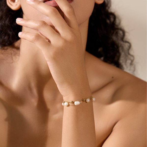 Samaira Pearl Orbit Chain Bracelet